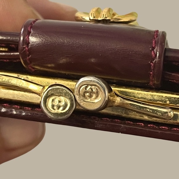 GUCCI  RARE Vintage Kiss Lock Wallet in Burgundy Color - Picture 7 of 14